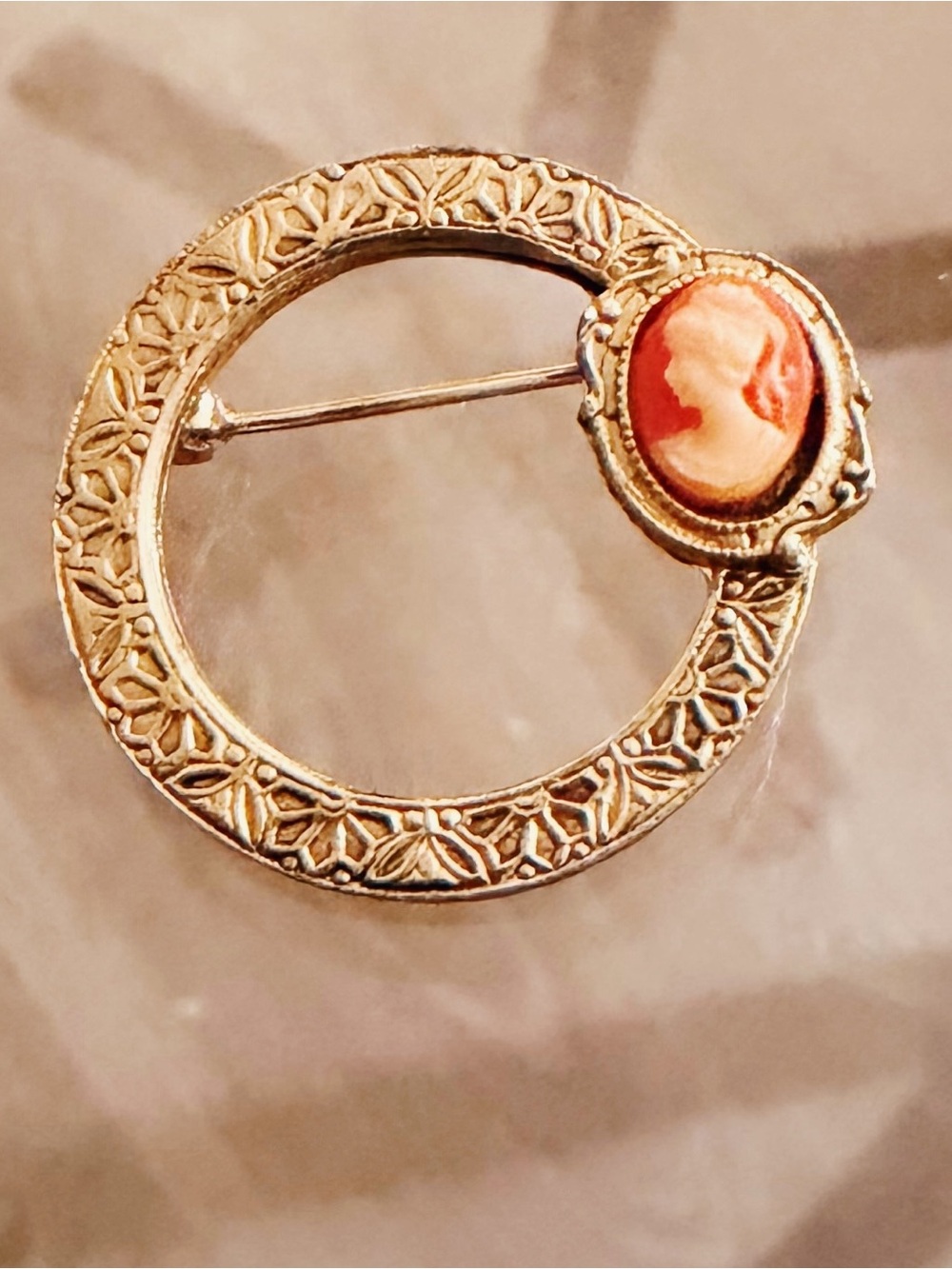 Vintage Gold Circular Cameo Brooch - Gold and Peach